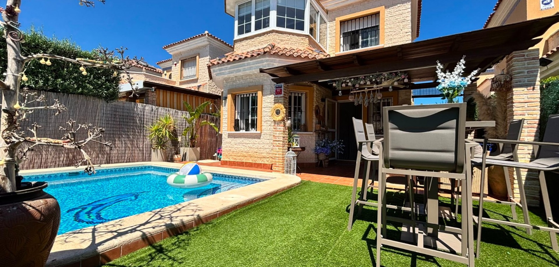 House in Guardamar del Segura - view 1