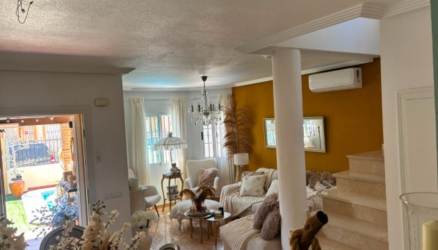 Odsprzedaż - Detached Villa - Guardamar del Segura