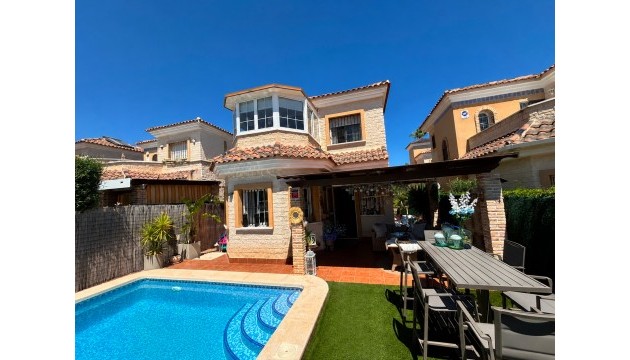 Odsprzedaż - Detached Villa - Guardamar del Segura