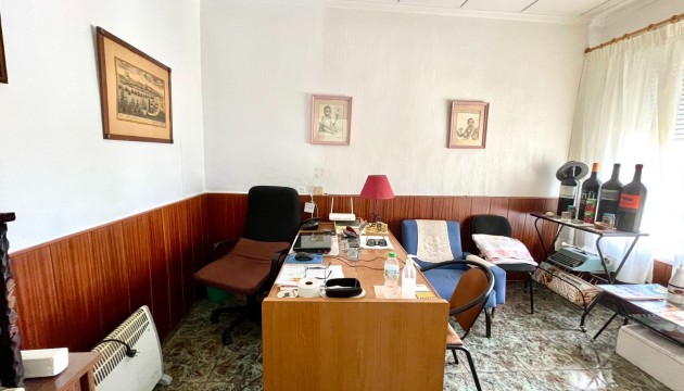 Odsprzedaż - Kamienica - Almoradi