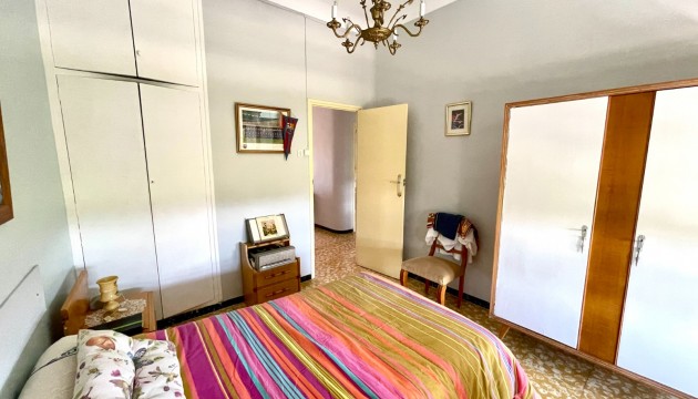 Odsprzedaż - Kamienica - Almoradi