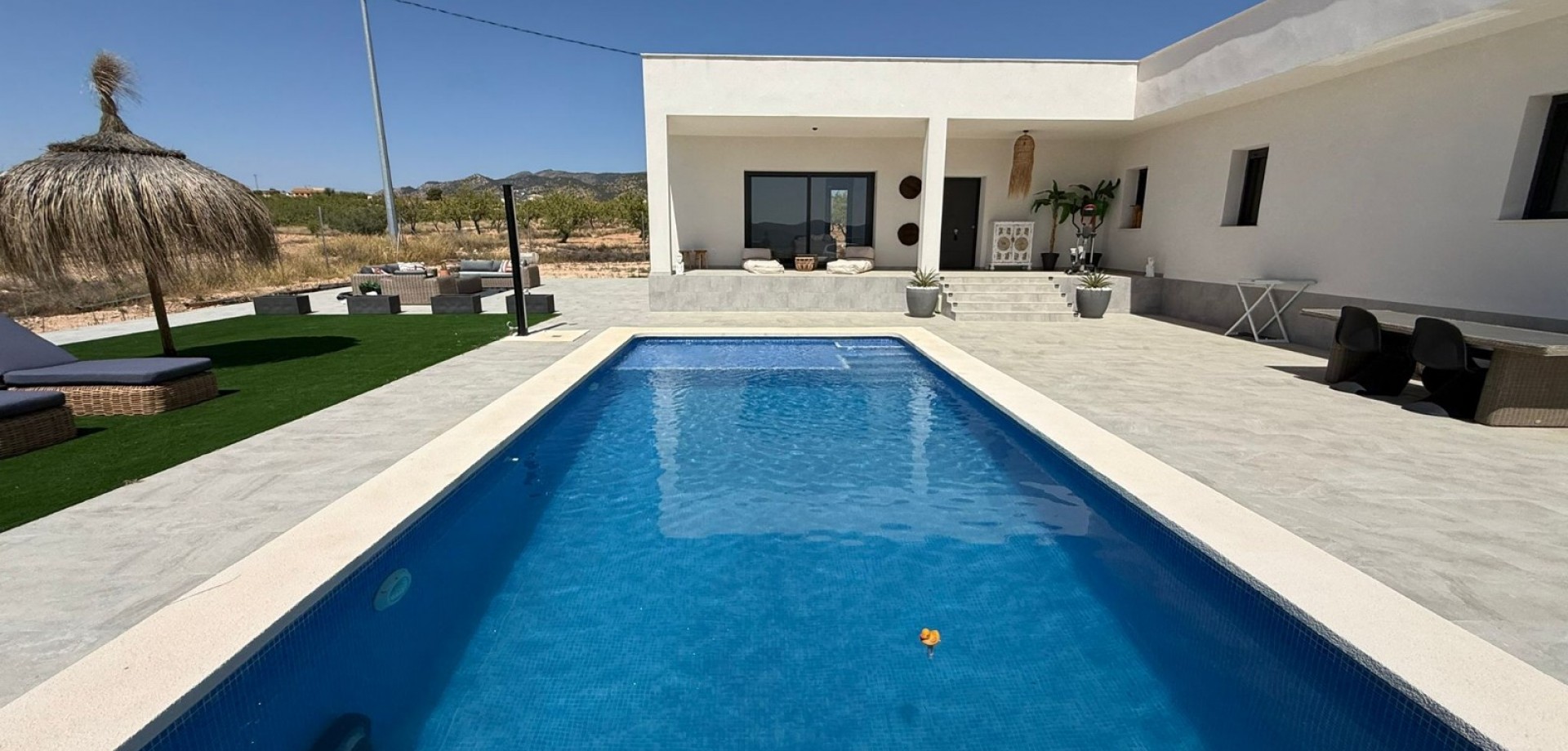 House in Alicante - view 1
