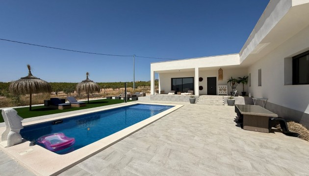 Herverkoop - Detached Villa - Pinoso