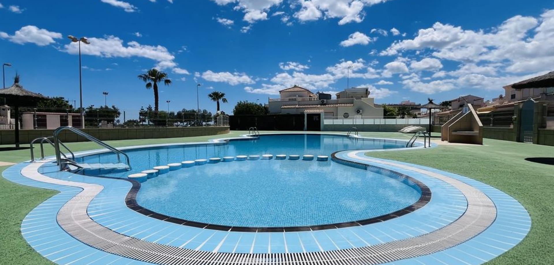 House in Urbanizacion los Balcones - Image 3