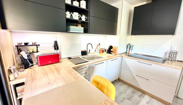 Wiederverkauf - Apartment - Orihuela Costa - La Zenia