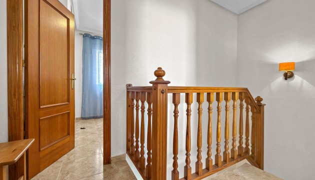 Odsprzedaż - Kamienica - Torrevieja