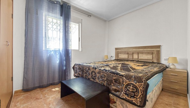 Odsprzedaż - Kamienica - Torrevieja