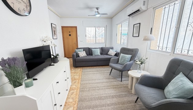 Odsprzedaż - Apartment - Orihuela Costa - La Zenia