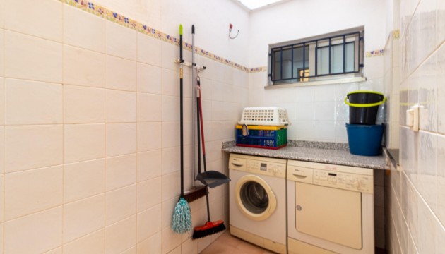 Odsprzedaż - Apartment - Torrevieja - Playa de los Locos