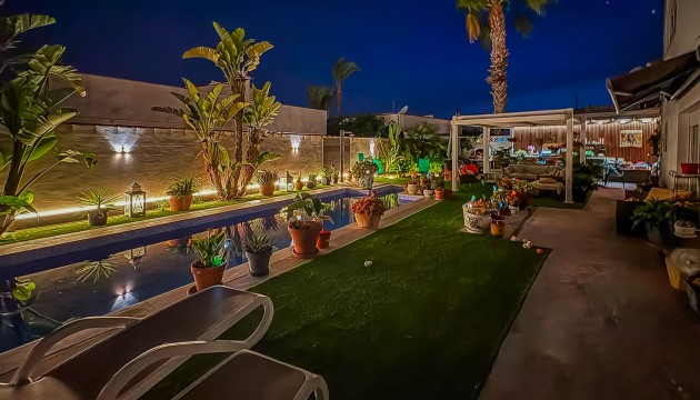 Odsprzedaż - Detached Villa - Torrevieja - Torreta Florida