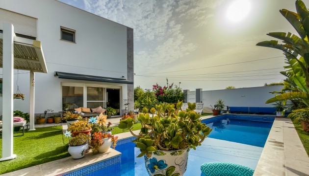 Odsprzedaż - Detached Villa - Torrevieja - Torreta Florida