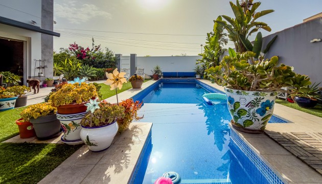 Odsprzedaż - Detached Villa - Torrevieja - Torreta Florida