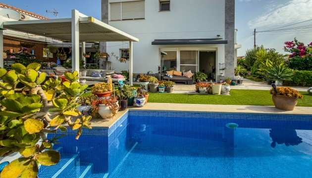 Odsprzedaż - Detached Villa - Torrevieja - Torreta Florida