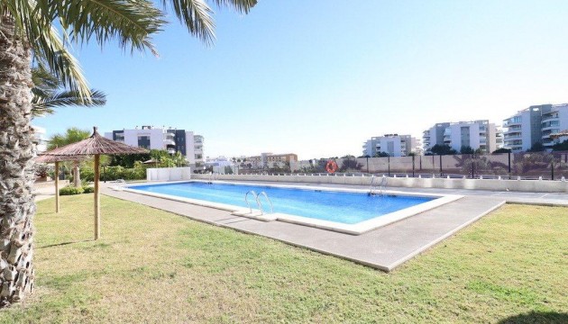 Odsprzedaż - Apartment - Orihuela Costa - Villamartín