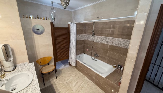 Reventa - Chalet Independiente - Orihuela