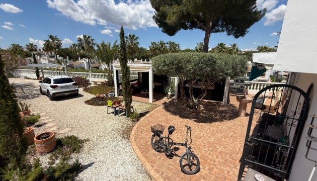 Reventa - Chalet Independiente - Orihuela