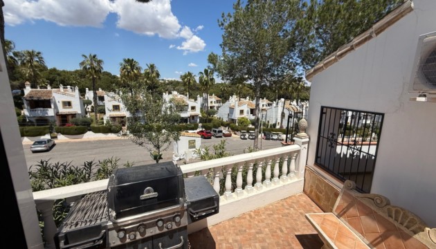 Reventa - Chalet Independiente - Orihuela