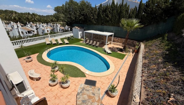 Reventa - Chalet Independiente - Orihuela