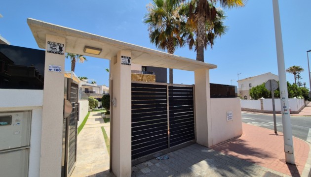 Resale - Detached Villa - Torrevieja