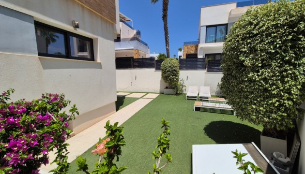 Resale - Detached Villa - Torrevieja