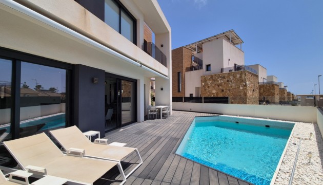 Resale - Detached Villa - Torrevieja