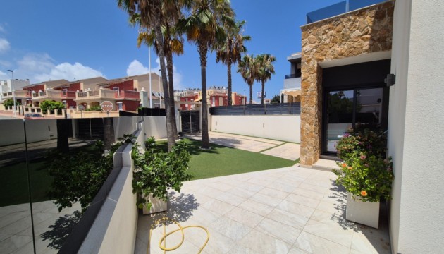 Resale - Detached Villa - Torrevieja