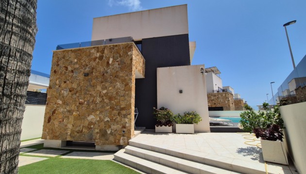 Resale - Detached Villa - Torrevieja