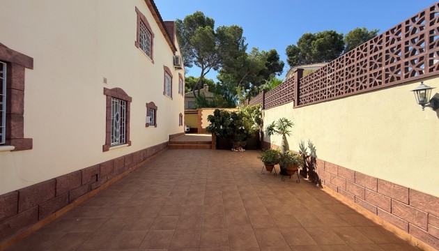 Reventa - Chalet Independiente - Torrevieja