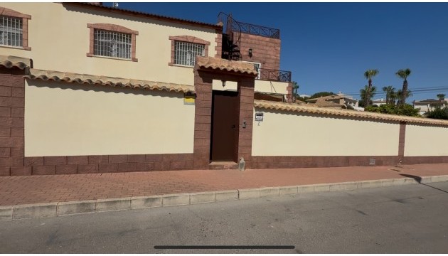 Reventa - Chalet Independiente - Torrevieja