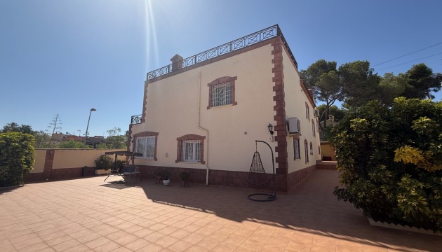 Reventa - Chalet Independiente - Torrevieja