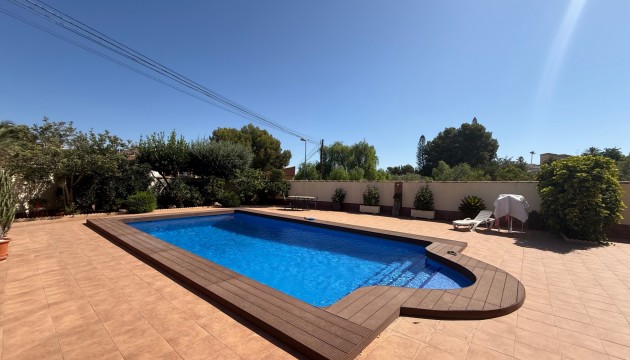 Reventa - Chalet Independiente - Torrevieja