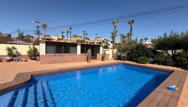 Reventa - Chalet Independiente - Torrevieja