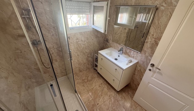 Reventa - Chalet Independiente - Torrevieja