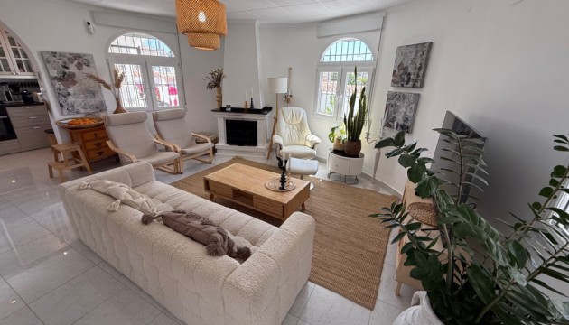 Odsprzedaż - Detached Villa - Torrevieja