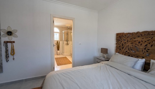 Odsprzedaż - Detached Villa - Torrevieja