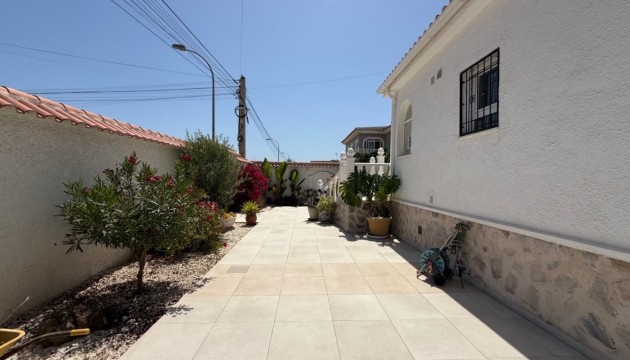 Odsprzedaż - Detached Villa - Torrevieja