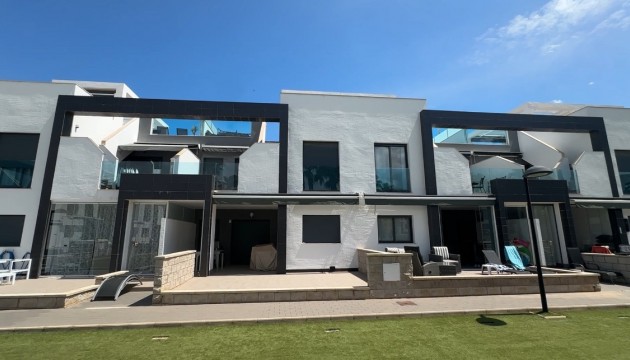 Odsprzedaż - Bungalow - Orihuela Costa - La Zenia