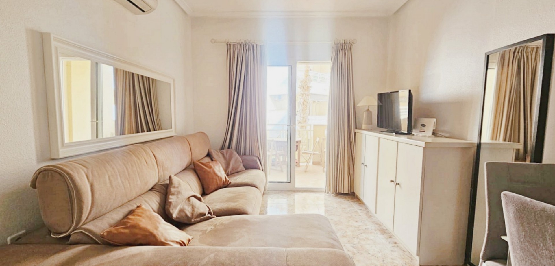 Apartment in Cabo Roig - Image 2
