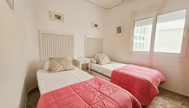 Odsprzedaż - Apartment - Orihuela Costa - Cabo Roig