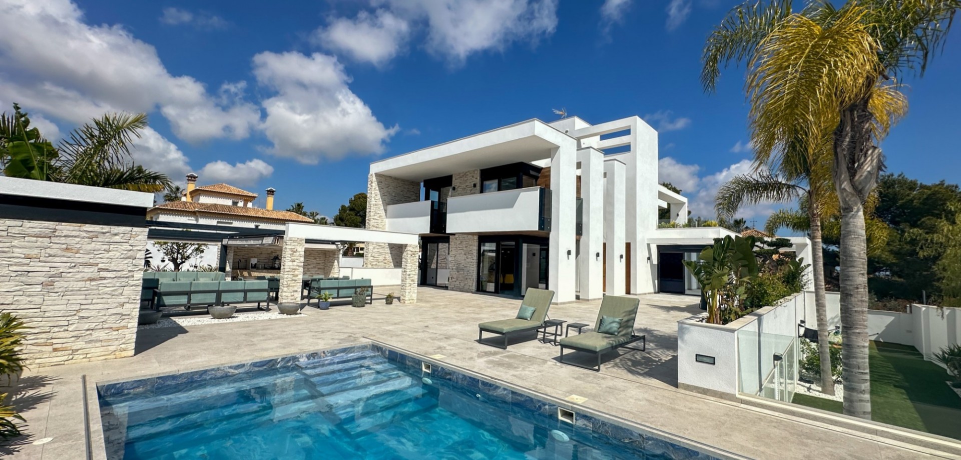 House in Villamartin - Image 2