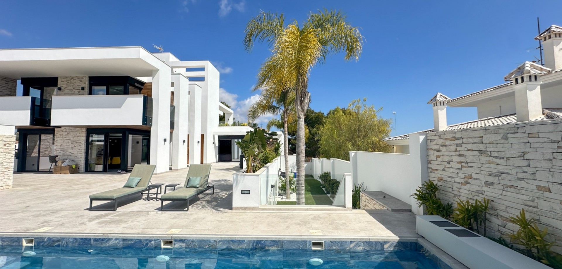 House in Villamartin - Image 3