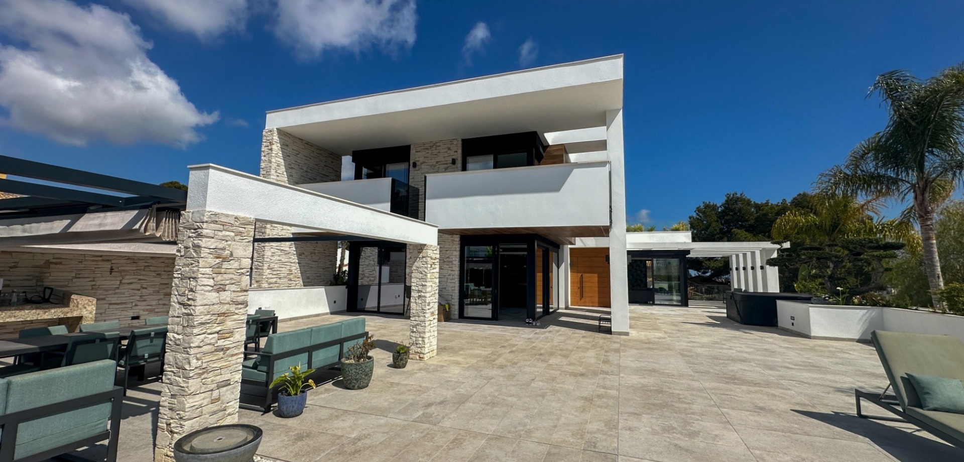 House in Villamartin - Image 4