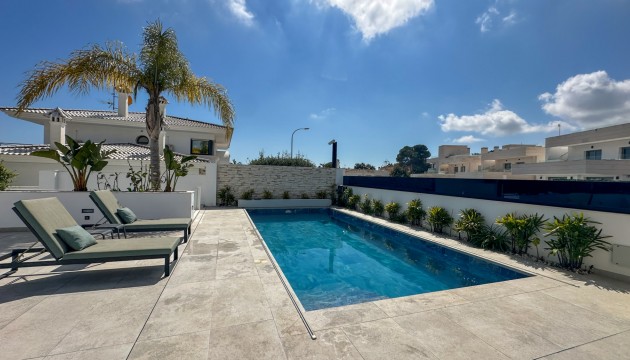 Videresalg - Detached Villa - Orihuela Costa - Villamartín