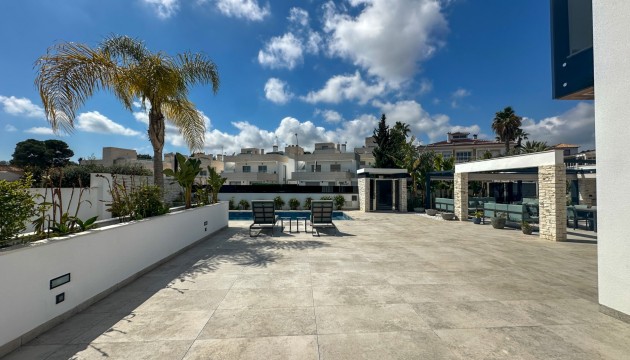 Videresalg - Detached Villa - Orihuela Costa - Villamartín