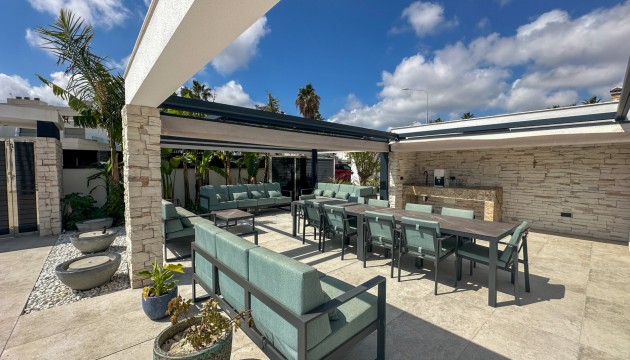 Videresalg - Detached Villa - Orihuela Costa - Villamartín