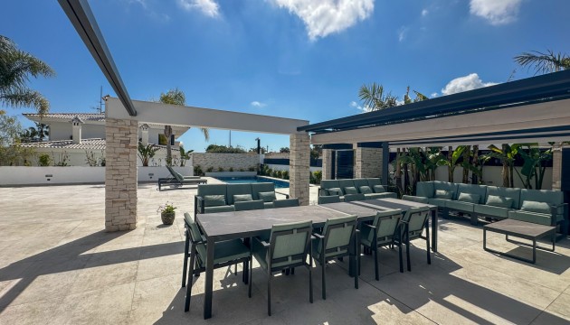 Videresalg - Detached Villa - Orihuela Costa - Villamartín