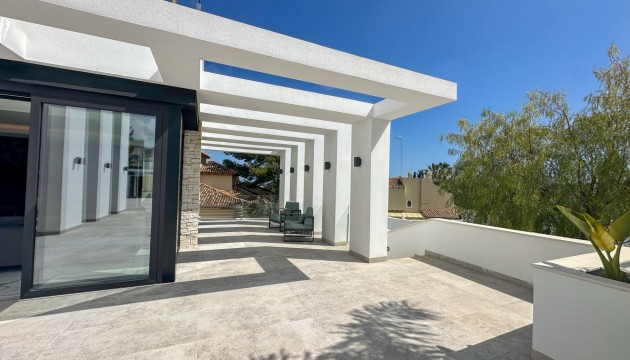 Videresalg - Detached Villa - Orihuela Costa - Villamartín