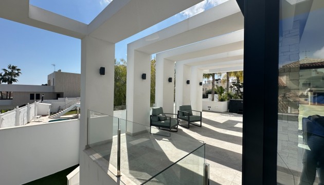 Videresalg - Detached Villa - Orihuela Costa - Villamartín