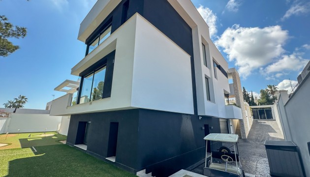 Videresalg - Detached Villa - Orihuela Costa - Villamartín