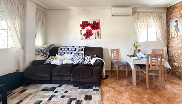 Resale - Bungalow - Torrevieja